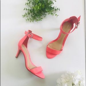 🌿𝑆𝐴𝐿𝐸🌿𝐺𝑖𝑎𝑛𝑛𝑖 Bini Leather Strap heel𝑠